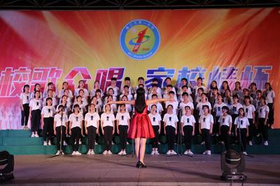 廉江一中舉辦“五四”校歌頌唱比賽暨文藝演出，青春之聲唱響時代旋律